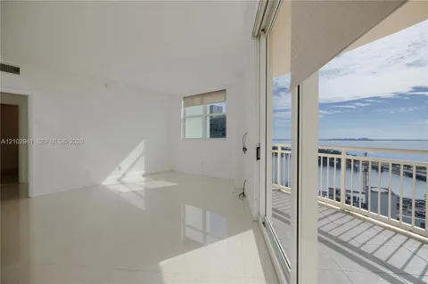 2475 Brickell Ave #1807