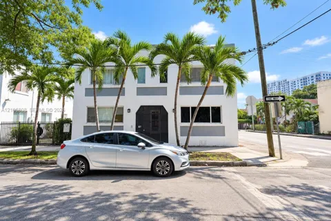 103 NW 6th Ave #1