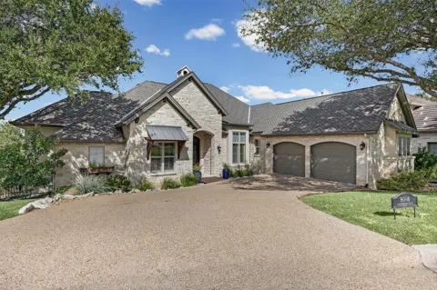 9008 Thickwoods Cove