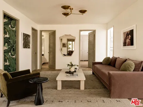 2633 Mandeville Canyon Road