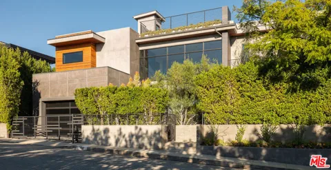 1632 Stradella Road