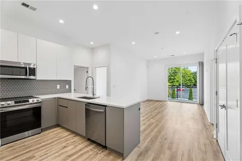 1155 Custer Avenue SE #202