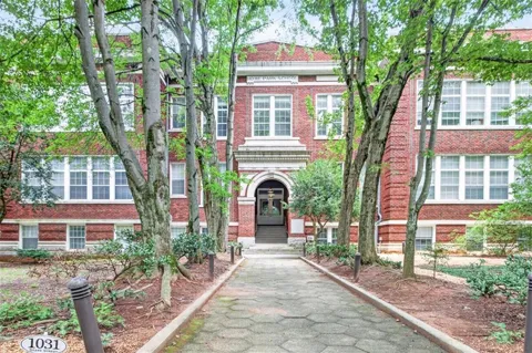 1031 State Street NW #209
