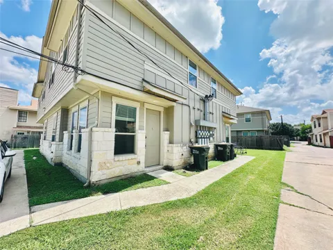 2216 Creekside Lane #C