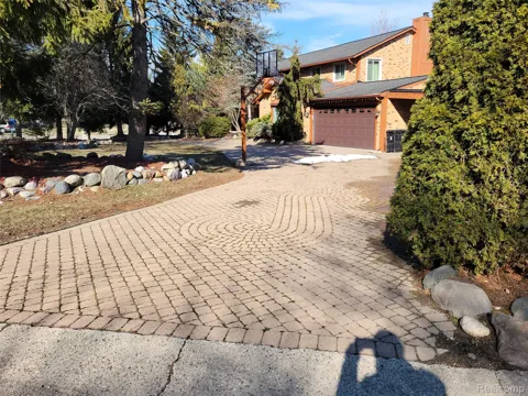 5549 Perrytown Drive