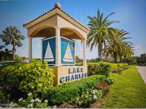 677 SW ANDROS CIRCLE