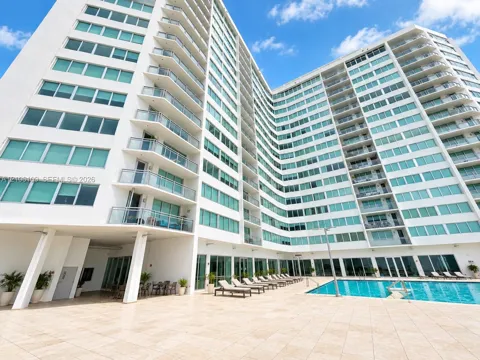 7135 Collins Ave #1221