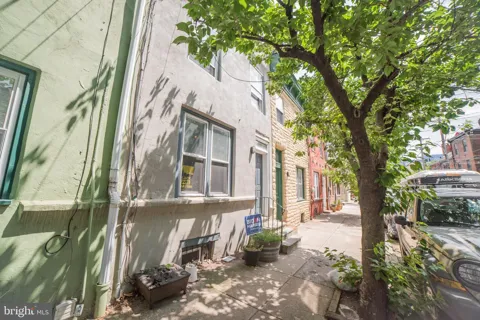 1109 3RD STREET