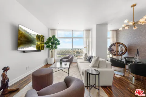 900 W Olympic Boulevard #28E