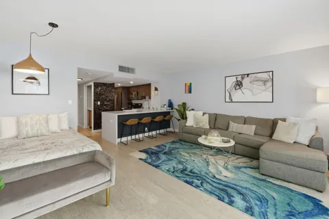 1200 West Avenue #324