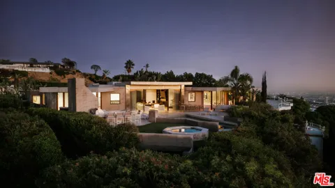 301 Trousdale Place