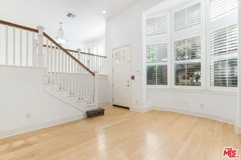 5800 Seawalk Drive #7