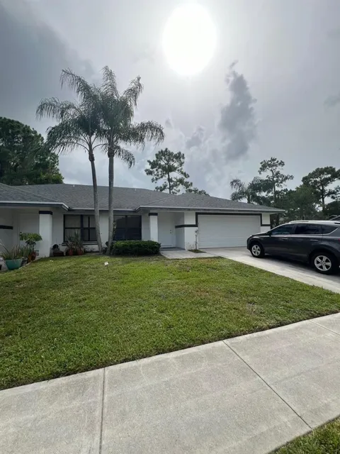 1101 STAGHORN STREET