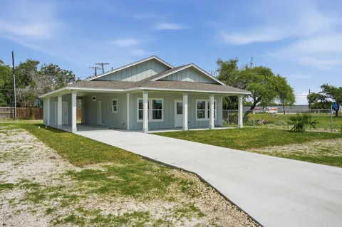 111 Lazy Rd