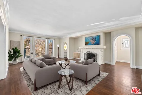 1242 Stearns Drive