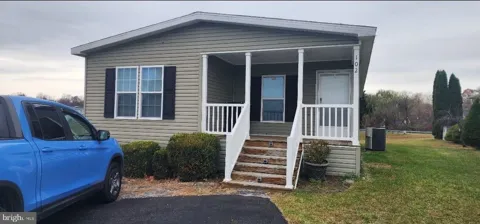 102 CHAMBERLAIN COURT