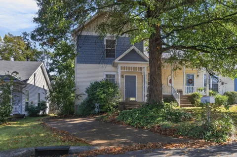 142 Champney Ct
