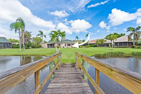 3310 SE SANDPIPER CIRCLE