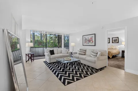 7786 Lakeside Boulevard #614