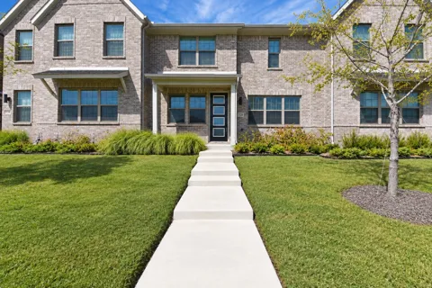 2520 Red Tailed Hawk Lane