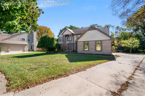 7411 Meadowcrest Court