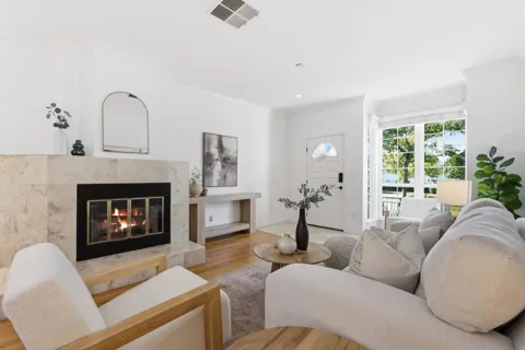 996 Belmont Terrace #10