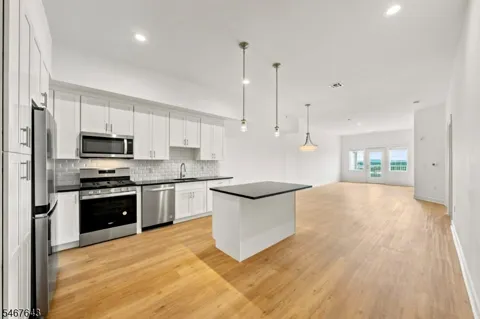 17 Hook Mt Rd #202 Unit 202
