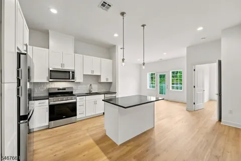 17 Hook Mt Rd #211 Unit 211