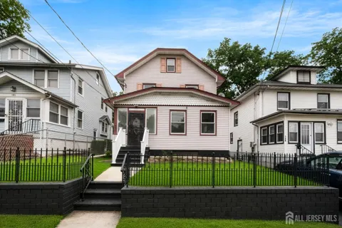 149 Summer Avenue