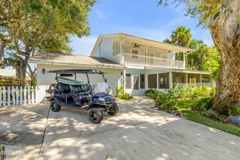 7 Oak Tree Drive