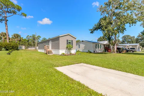 1086 Green Acres Circle