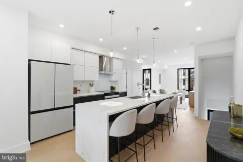 1850 CAPITOL AVENUE NE #1