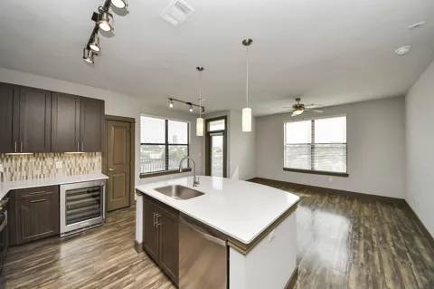 5454 Washington St Avenue #1611