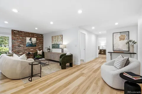 480 S Marion Parkway #104
