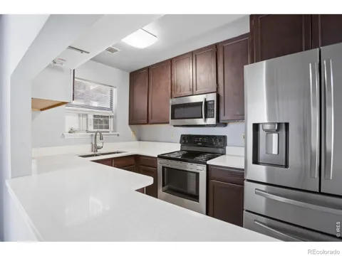 225 E 8th Avenue #6