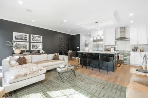 3 Loveland St