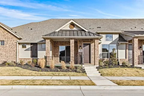 2818 Applewood Way