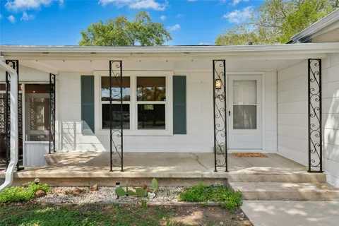 943 Clearfork Street
