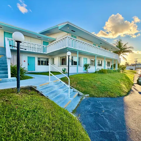 1980 Sunset Avenue #9