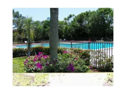 733 SE 1ST WAY #302