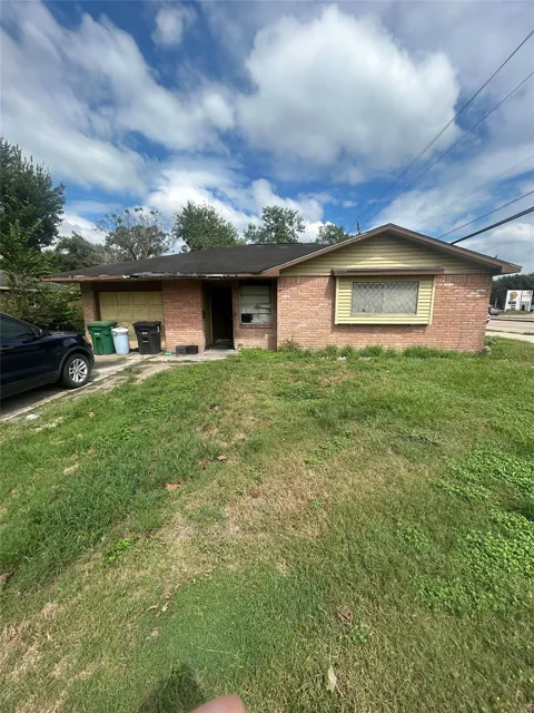 5502 Maywood Dr