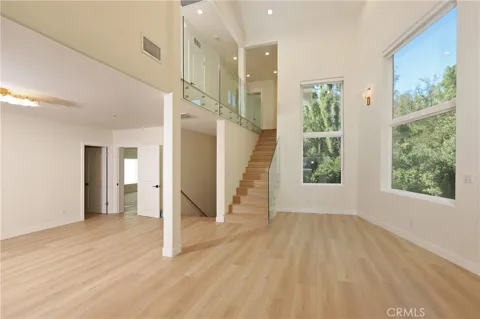 1827 Hill Drive
