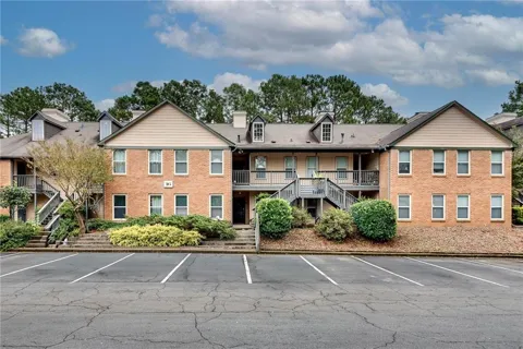 1605 Beaumont Circle