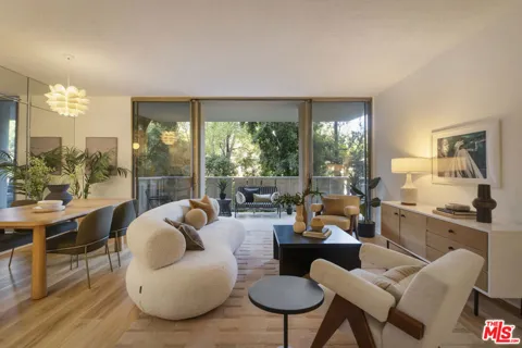 4455 Los Feliz Boulevard #204