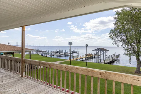 528 Surfside Drive
