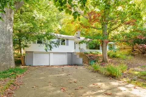 2211 Rambling Road