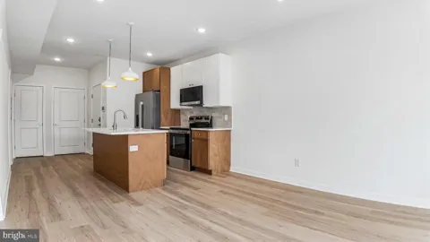 921 CHELTEN AVENUE #203