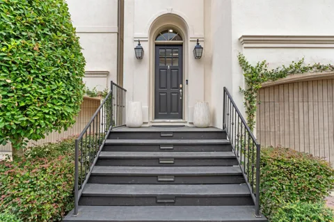 1337 W 24th Street