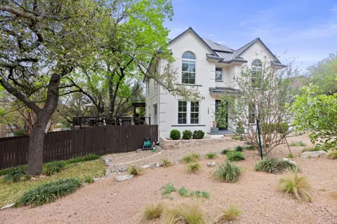 7800 Moonflower Drive