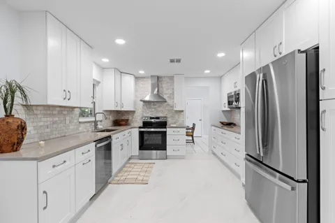 324 SANDPIPER AVENUE